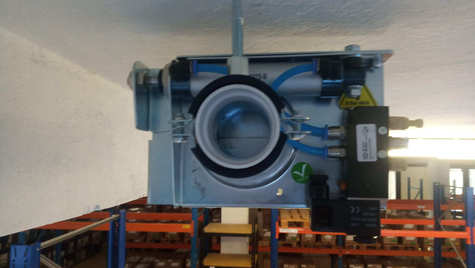 Detail pneumatického uzávěru odsávacího potrubí