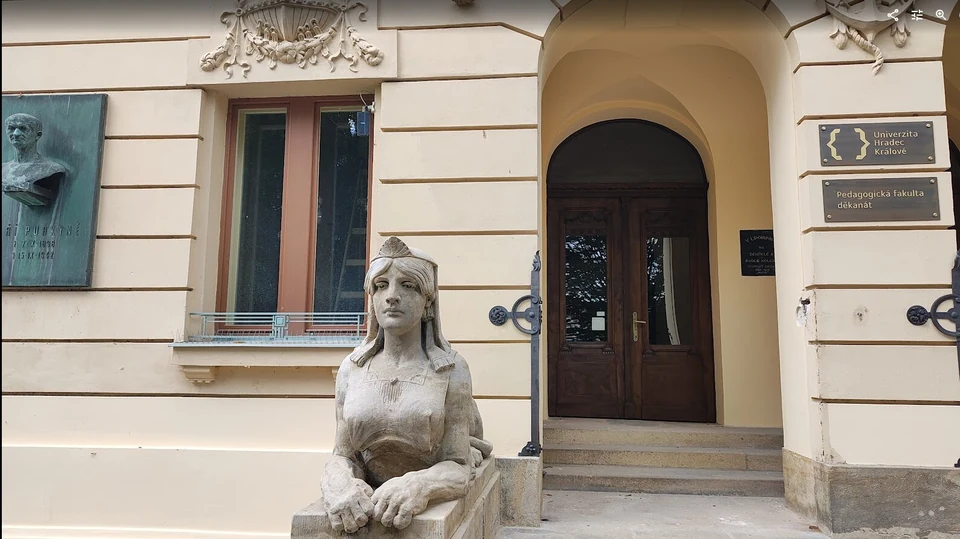 Historická budova děkanátu Univerzity Hradec Králové